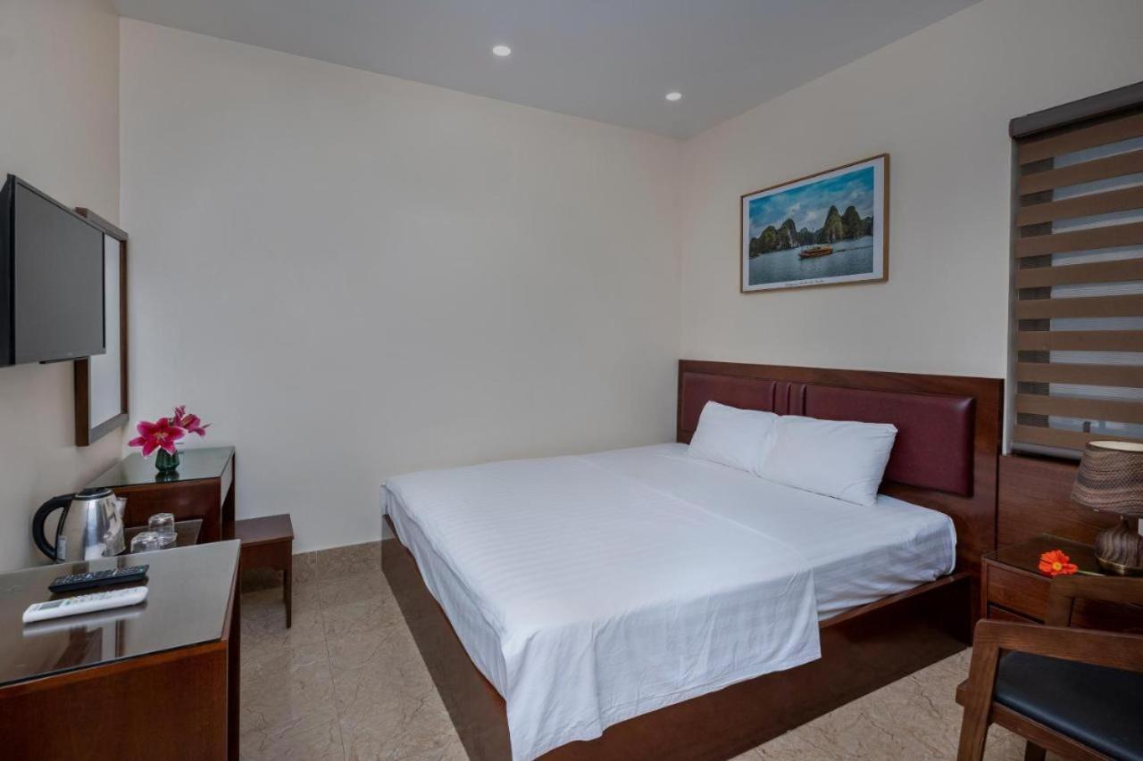 Aroma Cat Ba Sea View Hotel Chan Chau 외부 사진